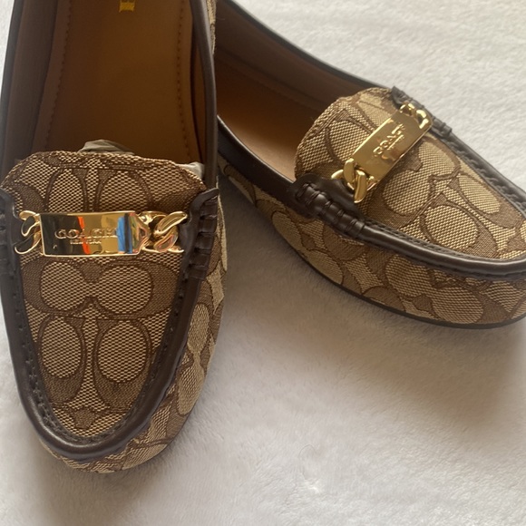 Coach women’s shoes size 8.5 used ones no box - Picture 2 of 7